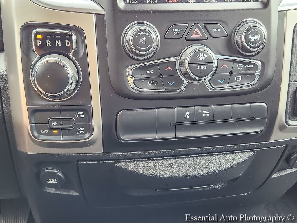 2019 RAM 1500 Classic SLT Crew Cab 4x4 5'7" Box