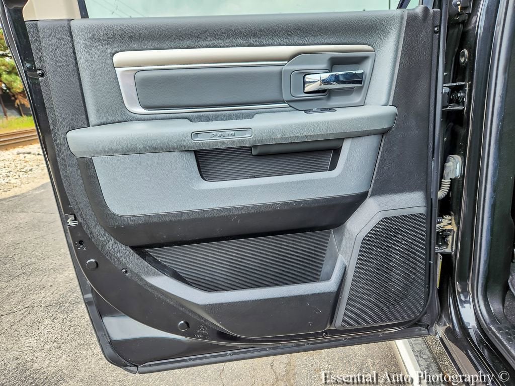 2019 RAM 1500 Classic SLT Crew Cab 4x4 5'7" Box