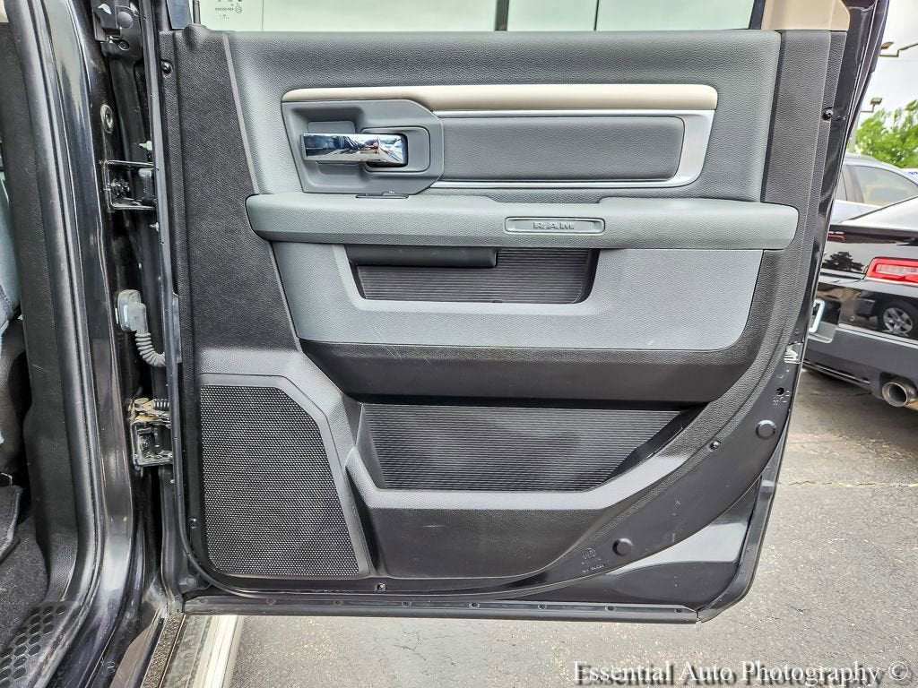 2019 RAM 1500 Classic SLT Crew Cab 4x4 5'7" Box