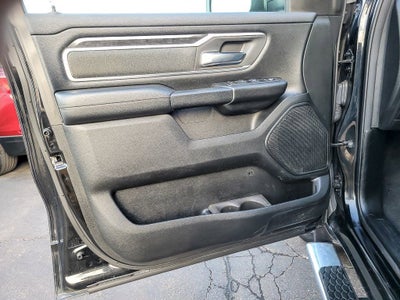 2020 RAM 1500 Big Horn Crew Cab 4x4 5'7" Box