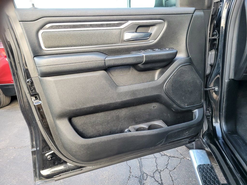 2020 RAM 1500 Big Horn Crew Cab 4x4 5'7" Box