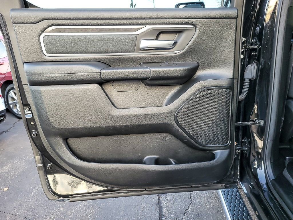 2020 RAM 1500 Big Horn Crew Cab 4x4 5'7" Box