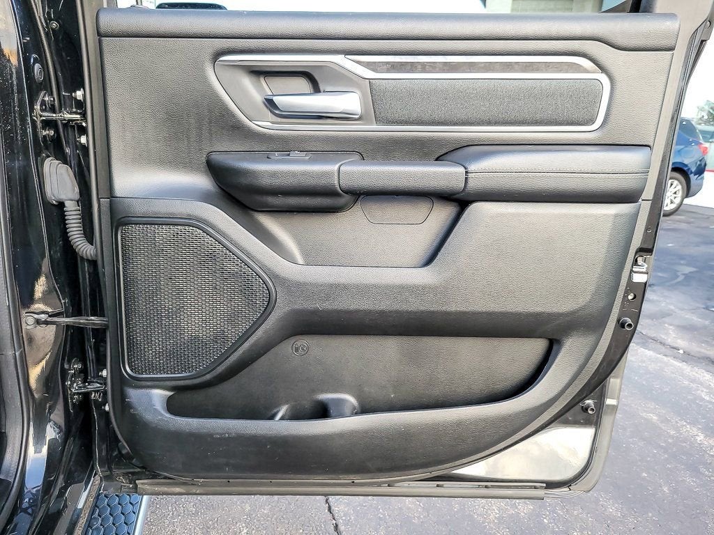 2020 RAM 1500 Big Horn Crew Cab 4x4 5'7" Box