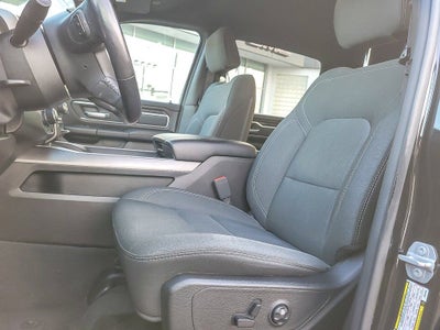 2020 RAM 1500 Big Horn Crew Cab 4x4 5'7" Box