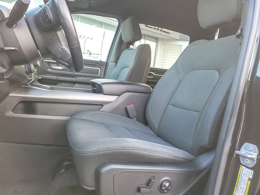 2020 RAM 1500 Big Horn Crew Cab 4x4 5'7" Box