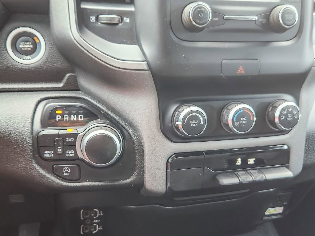 2024 RAM 1500 Tradesman Crew Cab 4x4 5'7" Box