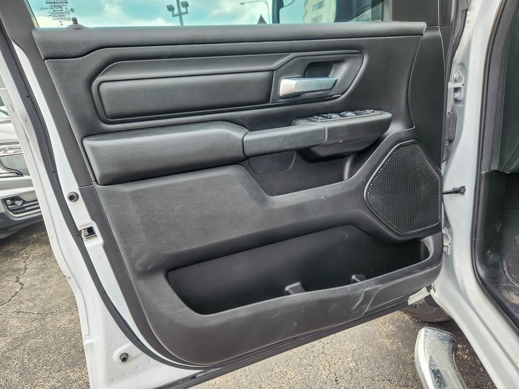 2024 RAM 1500 Tradesman Crew Cab 4x4 5'7" Box