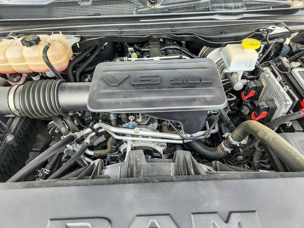 2024 RAM 1500 Tradesman Crew Cab 4x4 5'7" Box