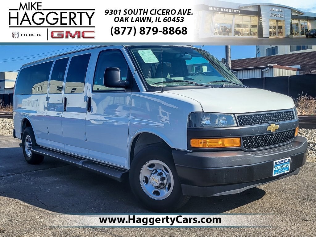 2022 Chevrolet Express Passenger 3500 1LS