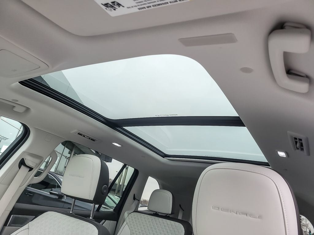 2025 GMC Acadia Denali