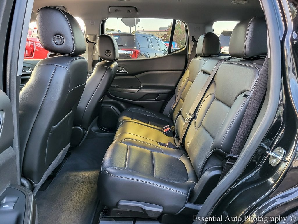 2023 GMC Acadia SLT