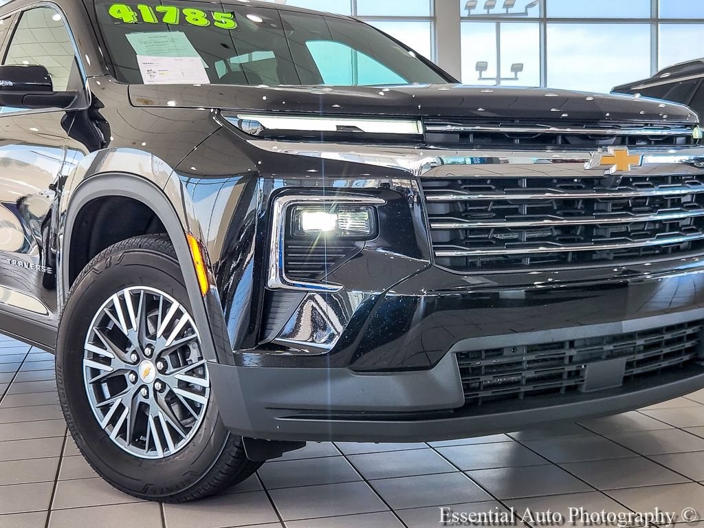 2024 Chevrolet Traverse LT