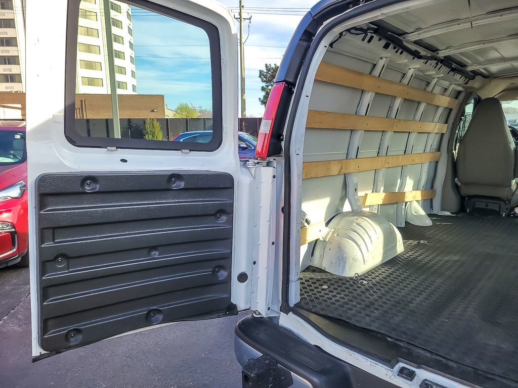 2022 GMC Savana Cargo 2500 Work Van