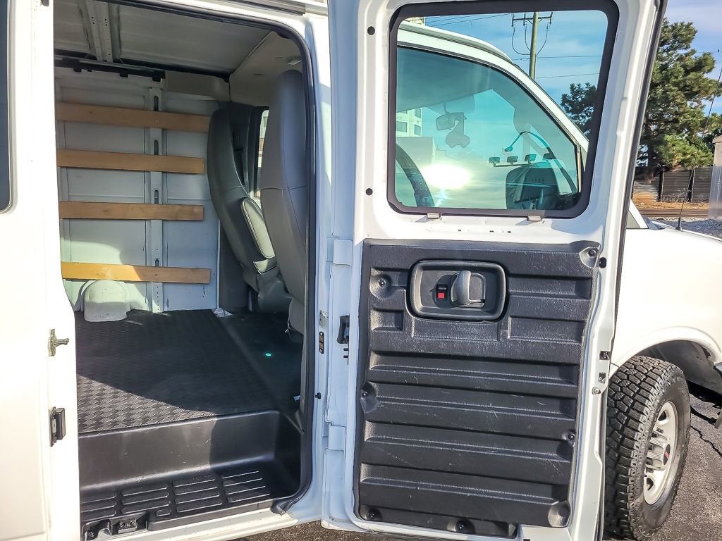 2022 GMC Savana Cargo 2500 Work Van