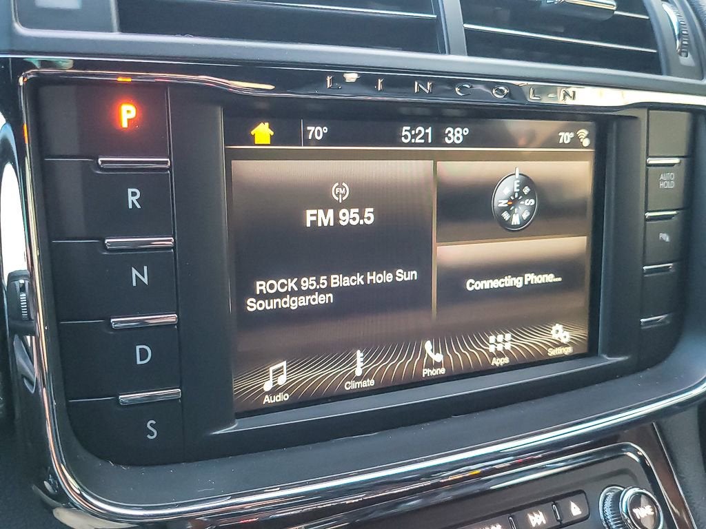 2017 Lincoln Continental Premiere