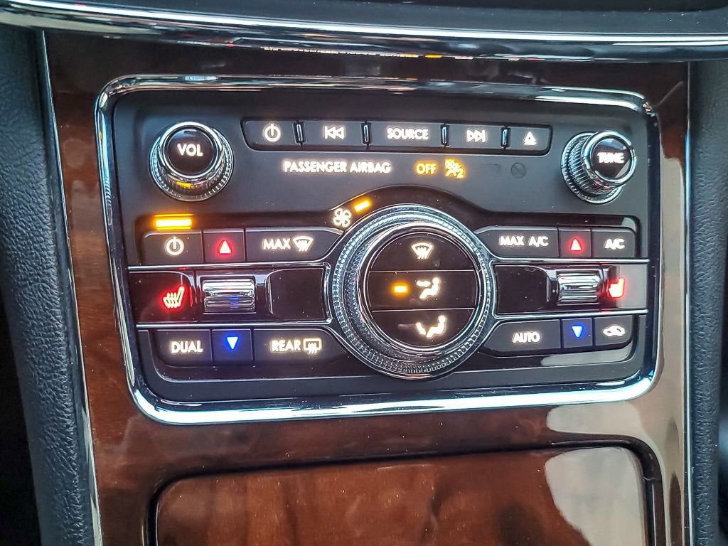 2017 Lincoln Continental Premiere