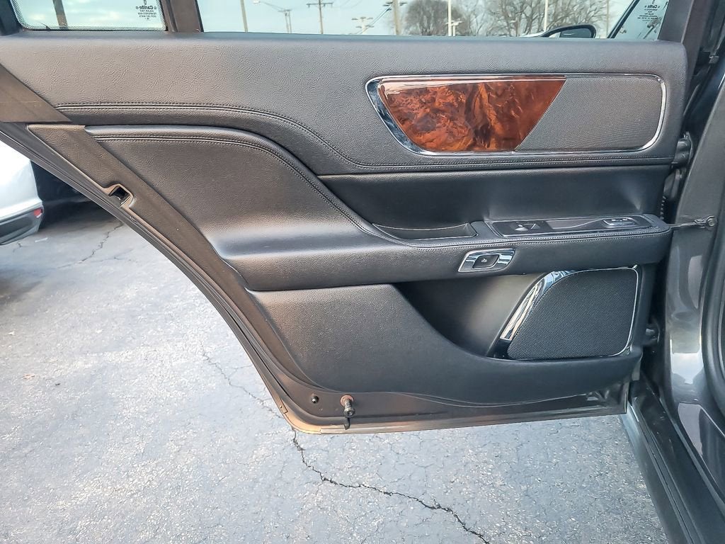 2017 Lincoln Continental Premiere