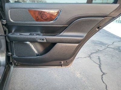 2017 Lincoln Continental Premiere