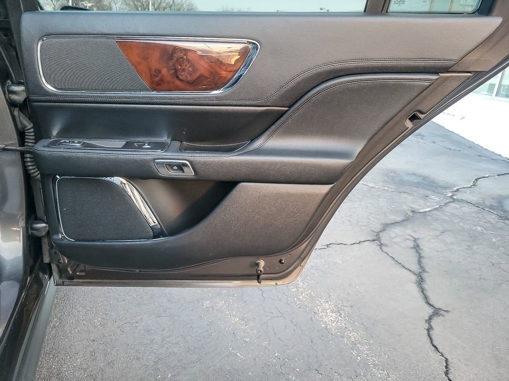 2017 Lincoln Continental Premiere