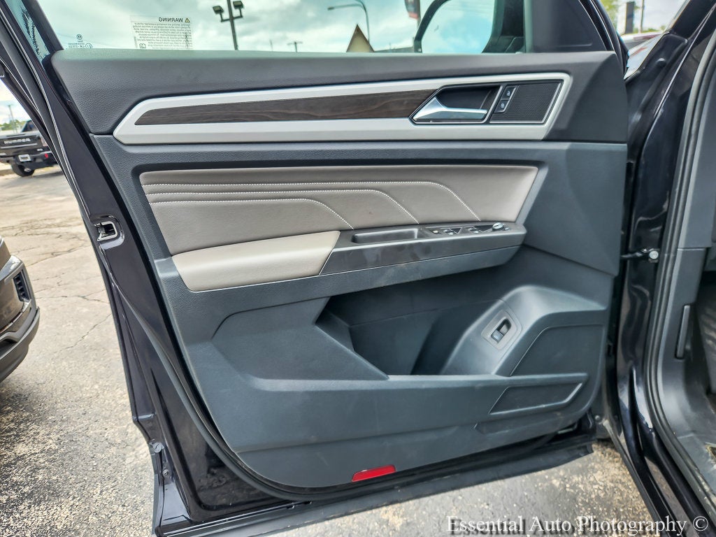 2022 Volkswagen Atlas 3.6L V6 SE w/Technology