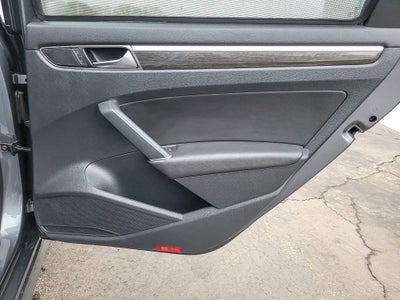 2017 Volkswagen Passat 1.8T SE