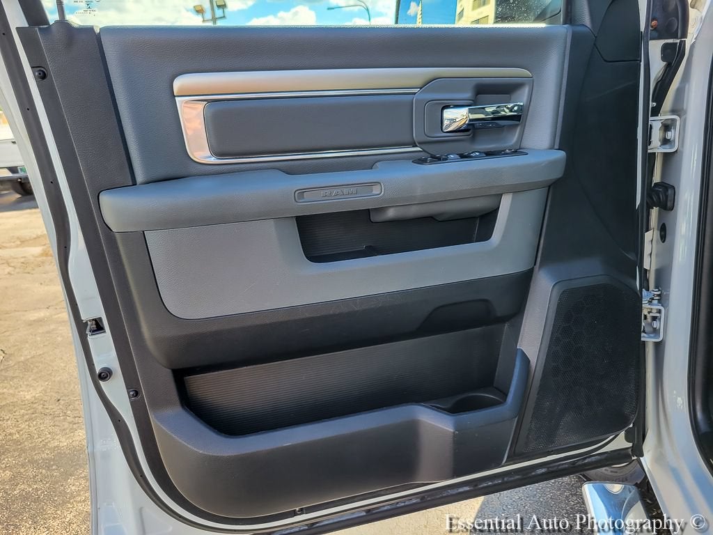 2017 RAM 1500 Big Horn Crew Cab 4x4 5'7" Box