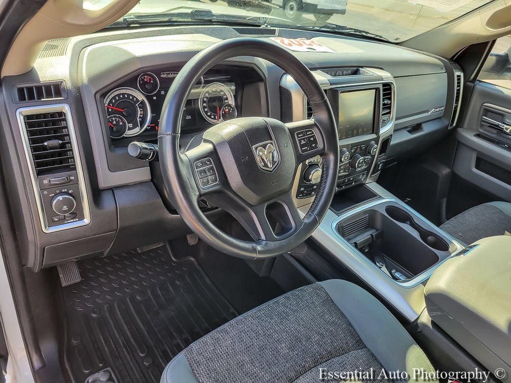 2017 RAM 1500 Big Horn Crew Cab 4x4 5'7" Box