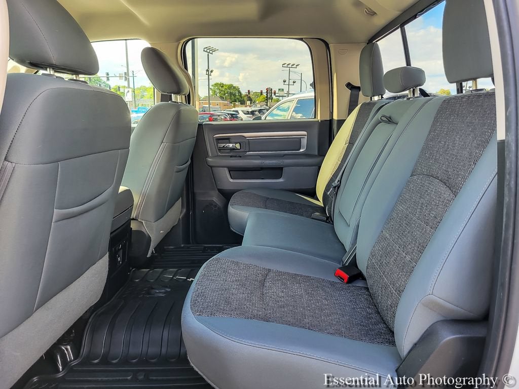 2017 RAM 1500 Big Horn Crew Cab 4x4 5'7" Box