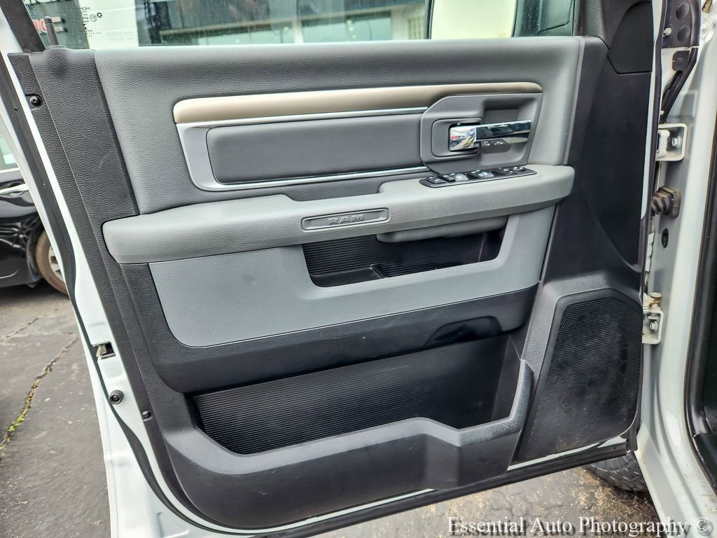 2018 RAM 1500 Big Horn Crew Cab 4x4 5'7" Box