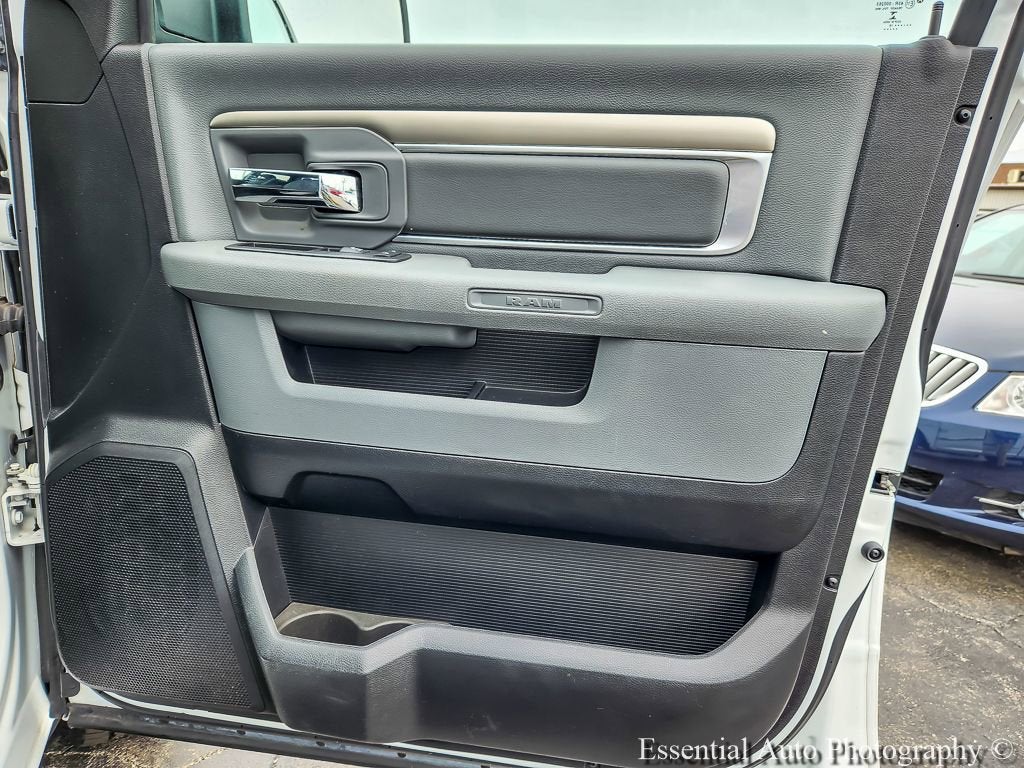 2018 RAM 1500 Big Horn Crew Cab 4x4 5'7" Box