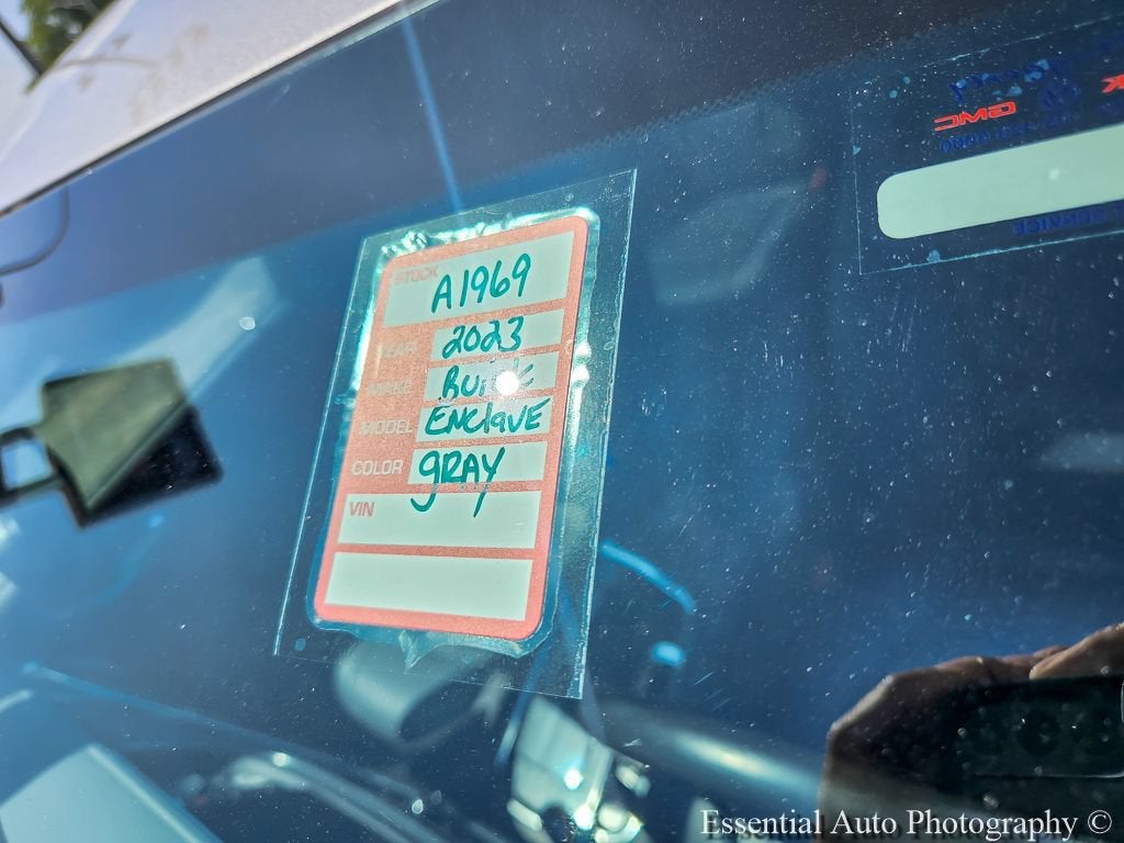 2023 Buick Enclave Essence
