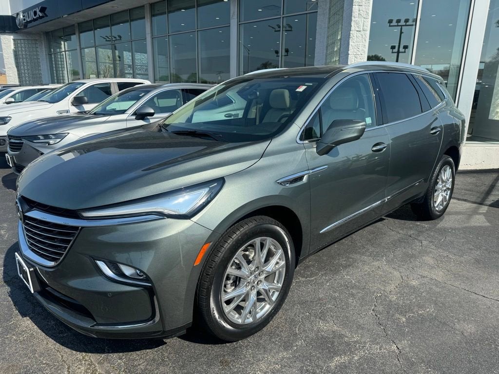 2023 Buick Enclave Essence