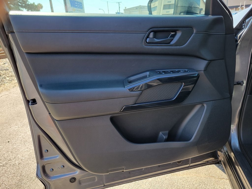 2024 Nissan Pathfinder SV 4WD