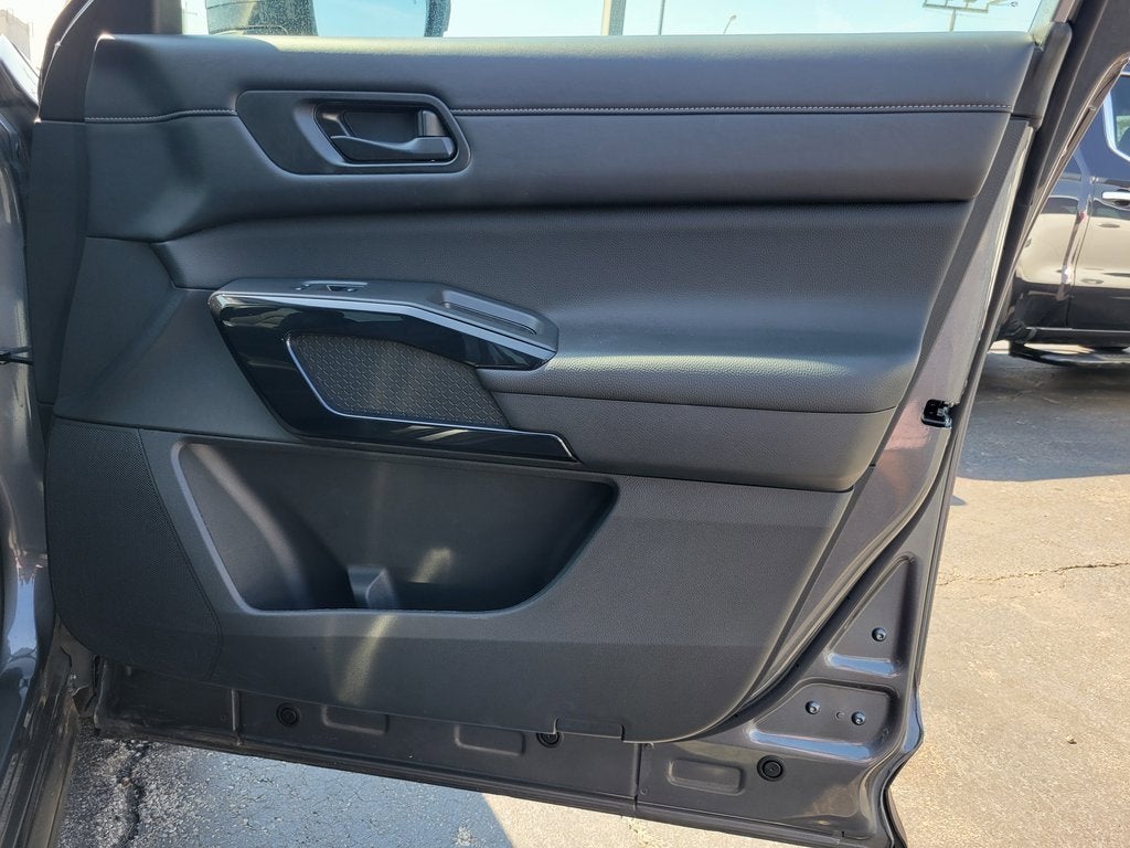 2024 Nissan Pathfinder SV 4WD