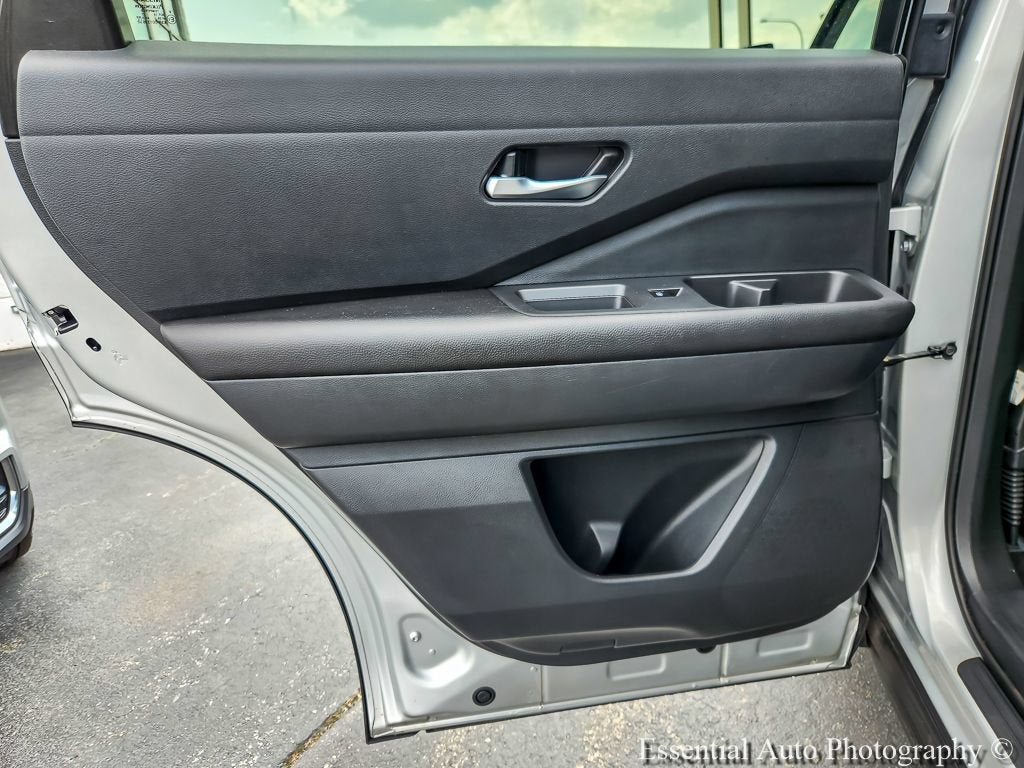 2022 Nissan Pathfinder SV 4WD