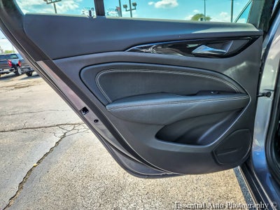 2020 Buick Regal Sportback Essence