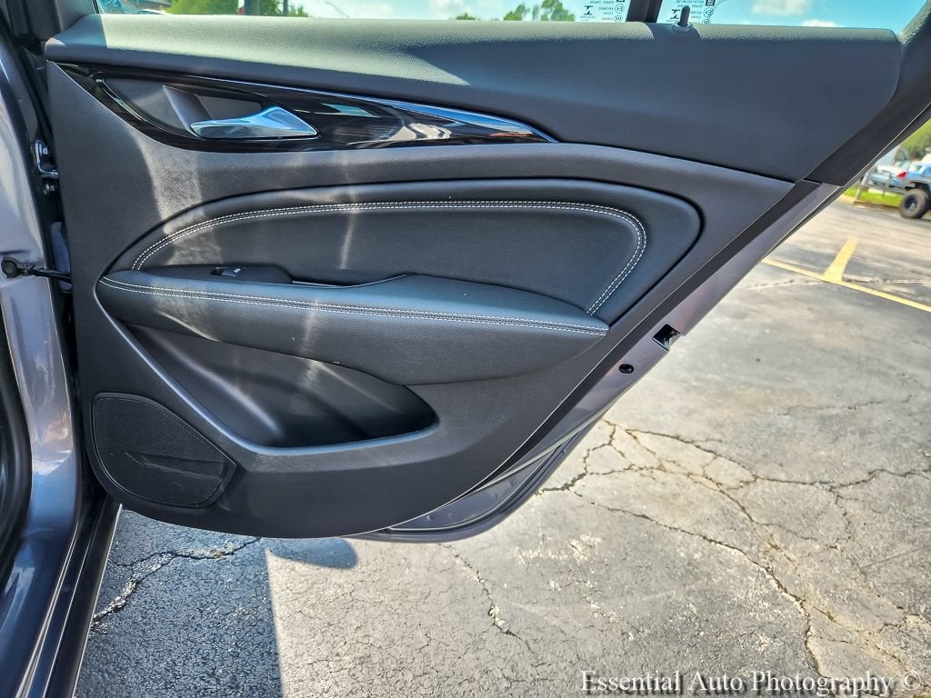 2020 Buick Regal Sportback Essence