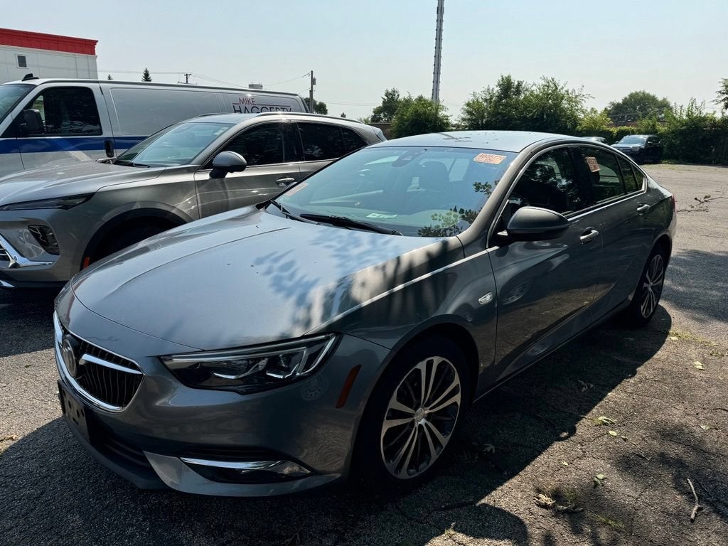 2020 Buick Regal Sportback Essence