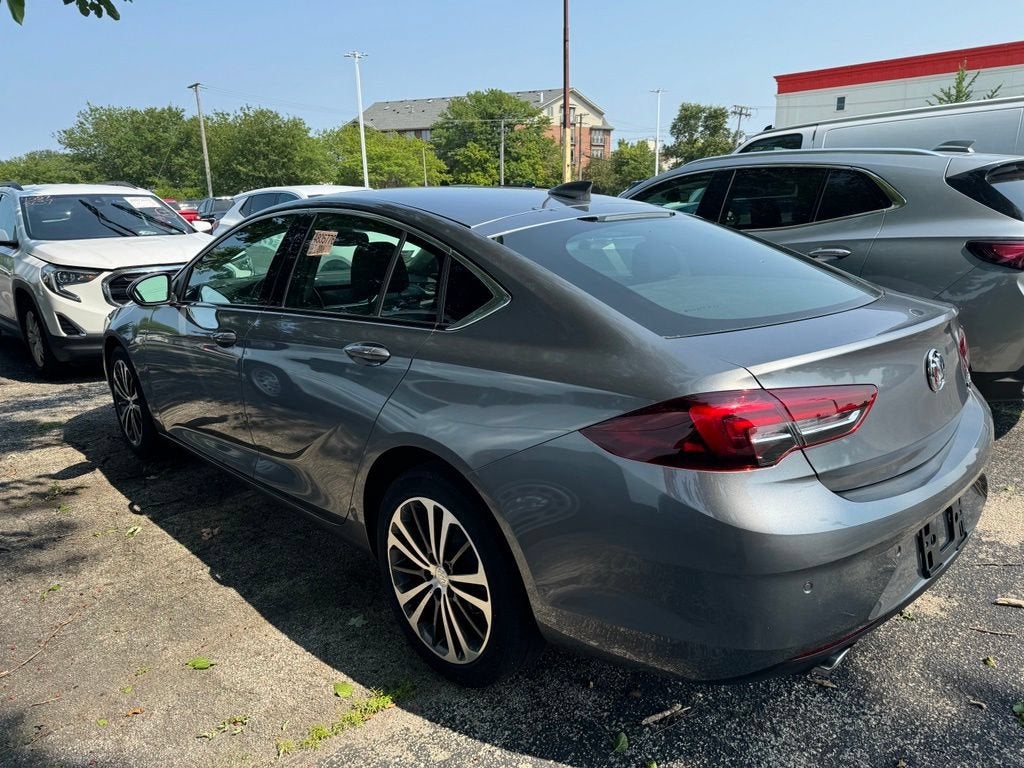 2020 Buick Regal Sportback Essence