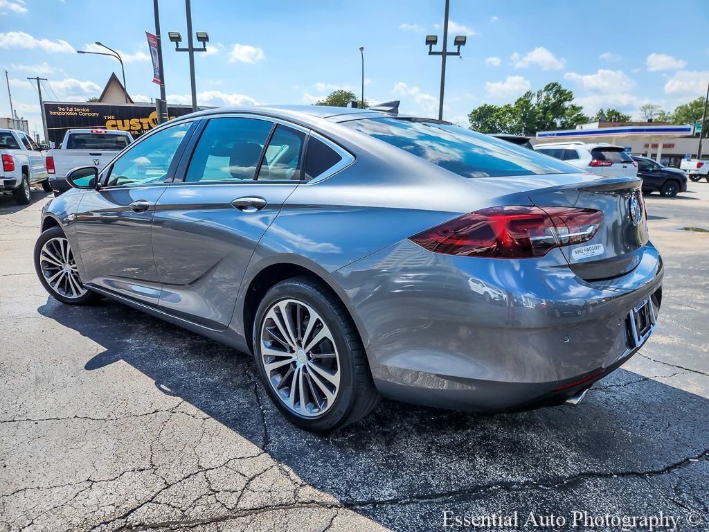 2020 Buick Regal Sportback Essence