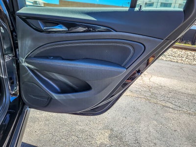 2018 Buick Regal TourX Essence
