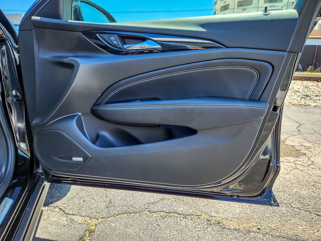 2018 Buick Regal TourX Essence