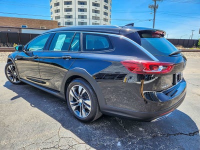 2018 Buick Regal TourX Essence