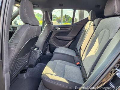 2024 Volvo XC40 Core Bright Theme