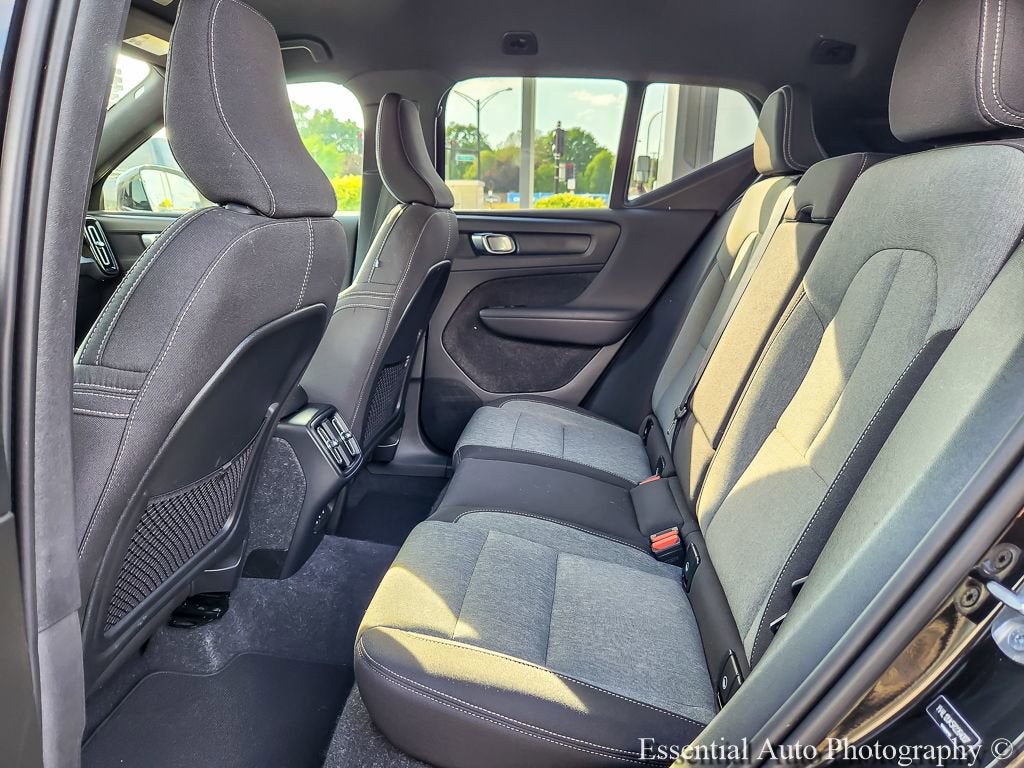 2024 Volvo XC40 Core Bright Theme