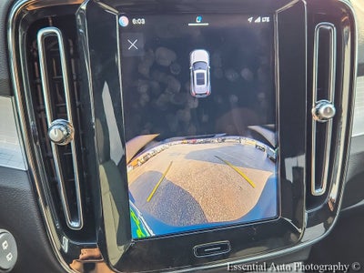 2024 Volvo XC40 Core Bright Theme