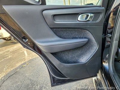 2024 Volvo XC40 Core Bright Theme