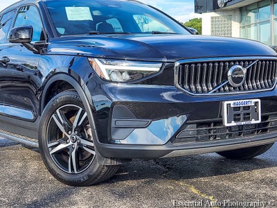 2024 Volvo XC40 Core Bright Theme