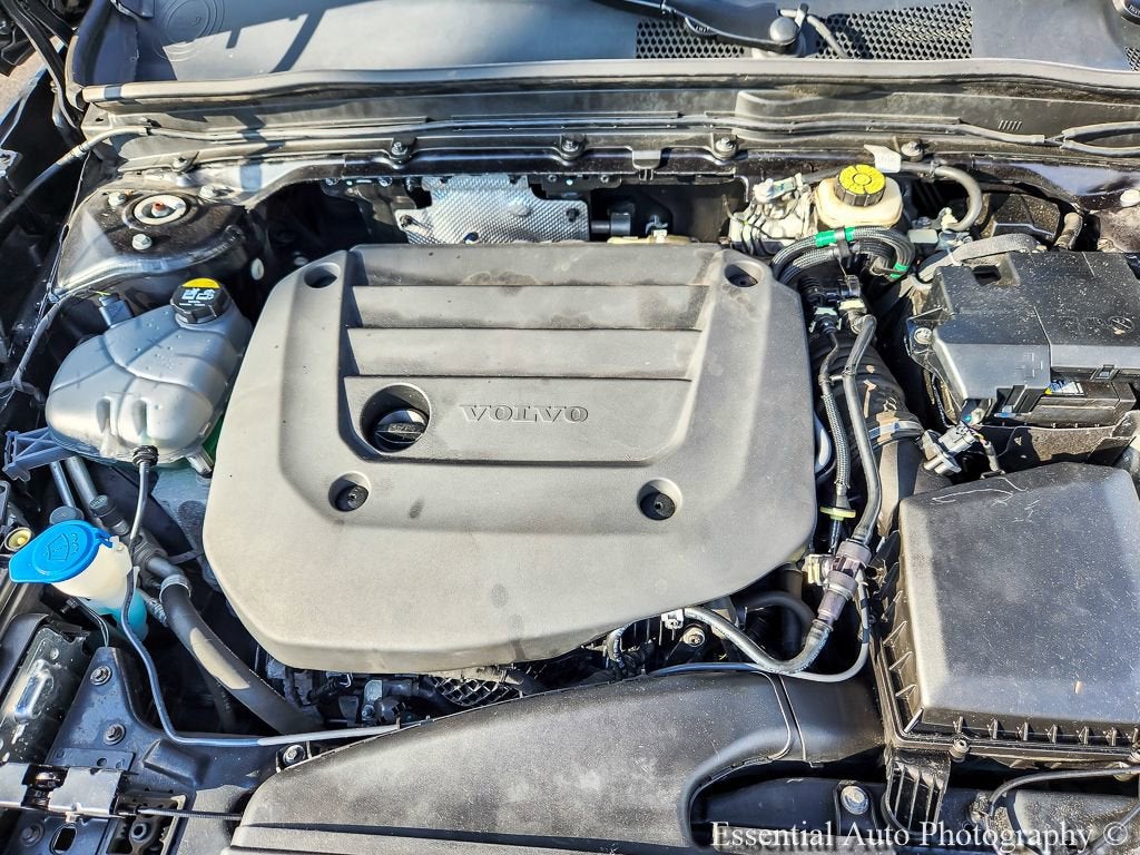 2024 Volvo XC40 Core Bright Theme
