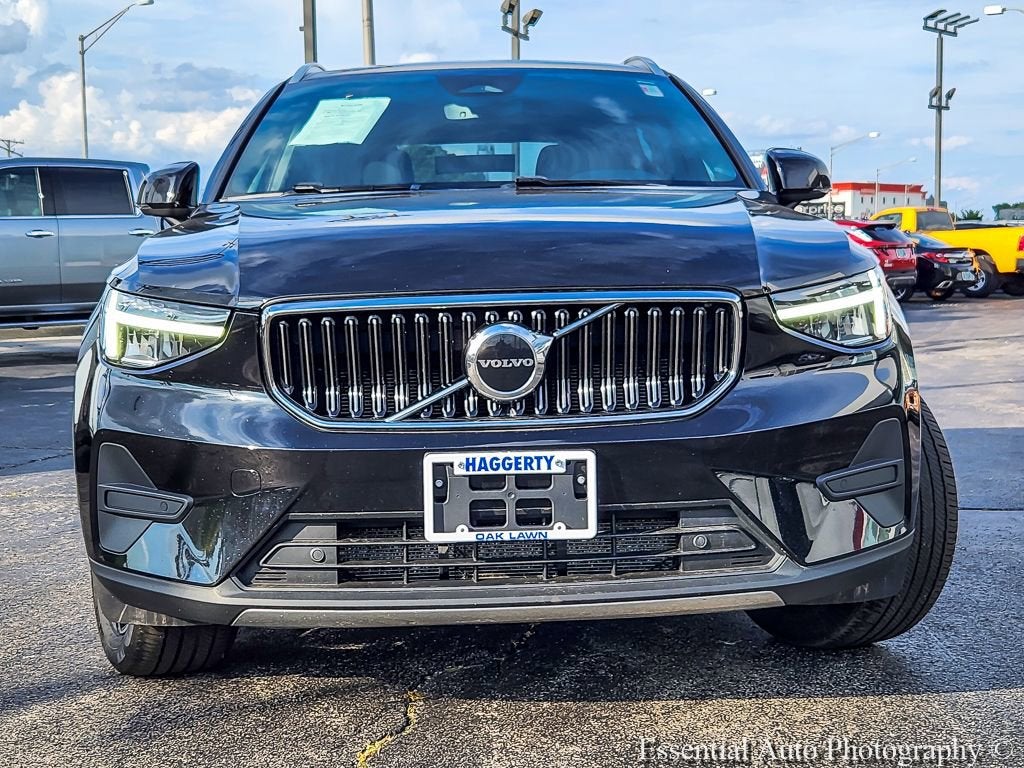 2024 Volvo XC40 Core Bright Theme